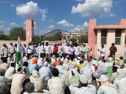 In Latur march of farmers' organization for crop insurance | पीक विम्यासाठी शेतकरी संघटनेचा लातुरात मोर्चा