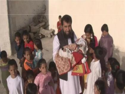 Sardar Haji Jan Mohammad of Pakistan has given birth to 60 children, he also has 3 wife | ३ बायका, वय ५० अन् ६०व्या मुलाचा जन्म; नववर्षाच्या पहिल्याच दिवशी 'गुडन्यूज'