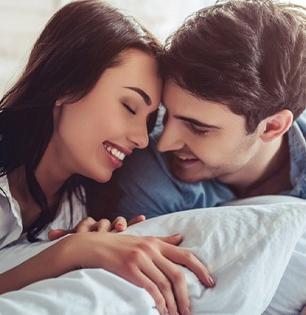 सेक्स करताना पायात गोळे येण्याची समस्या छळते? तज्ज्ञ सांगतात त्याची गंभीर कारणं आणि उपाय