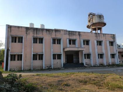 Will the girls hostel of Govt pharmacy college Aurangabad which has been locked for two and a half years, be opened? | फार्मसी विद्यार्थिनींचे अडीच वर्षांपासून कुलूपबंद वसतिगृह उघडणार का ?