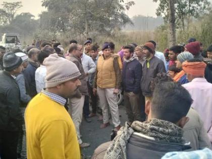 70 year old man dragged on car bonnet for 8km crushed to death in bihar | कारने दिली सायकल चालवणाऱ्या वृद्धाला जोरदार धडक; 8 किमी फरफटत नेलं, चिरडून मृत्यू