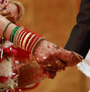 लग्नानंतर मुलीच्या पगारावर हक्क कोणाचा? तिचा स्वत:चा? सासरच्यांचा की माहेरच्यांचा?