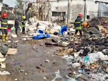 Two killed in explosion of chemical drum in scrap warehouse in Bhiwandi, the sound shook the area | भिवंडीत भंगार गोदामातील केमिकल ड्रमच्या स्फोटात दोन ठार, आवाजने परिसर हादरला