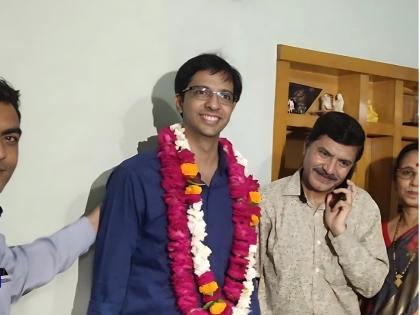 ias success story shishir gupta became ias after failing twice know how he overcame depression | भारीच! 2 वेळा नापास झाला, डिप्रेशनचा सामना केला पण नाही खचला; IAS होऊन घेतली यशस्वी झेप