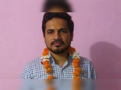 success story IAS Shashank Tripathi who got 5th rank in upsc | जबरदस्त! ब्रेकअप ठरलं आयुष्याचं टर्निंग पॉइंट; UPSCमध्ये मिळवलं घवघवीत यश, झाला IAS