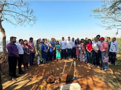 Bhoomipujan of twin towers works to see flamingos, rare birds at Malad Mindspace Garden | मालाड माइंडस्पेस गार्डनमध्ये फ्लेमिंगो, दुर्मिळ पक्षी पाहण्यासाठीच्या ट्विन टॉवर्सच्या कामाचे भूमिपूजन