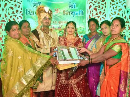 Maher's saree! A unique initiative of Amthana Gram Panchayat, newlyweds girl gifts 'Paithni' saree | माहेरची साडी! आमठाण ग्रामपंचायतचा अनोखा उपक्रम, नववधूस करणार 'पैठणी'चा आहेर