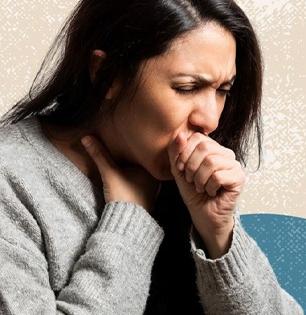 वातावरणातील बदलांमुळे खोकला येतोय की टीबीचं लक्षण? 'या' ८ गोष्टींवरून ओळखा फरक