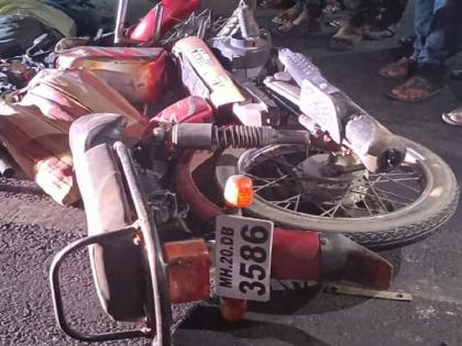 A senior citizen on a two-wheeler died on the spot after being hit by a tractor | ट्रॅक्टरच्या धडकेत दुचाकीवरील जेष्ठ नागरिकाचा जागीच मृत्यू