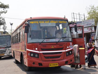 In Solapur, a hundred asked for, only ten received; New buses introduced in ST section | सोलापूरमध्ये मागितल्या शंभर, मिळाल्या केवळ दहा; एसटी विभागात नवीन बसेस दाखल