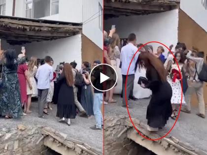 aunty fell into the drain while making wedding video people said abdullah crazy about foreign marriage | बेगानी शादी में अब्दुल्ला दीवाना! लग्नाचा Video बनवताना 'ती' पडली नाल्यात अन्...