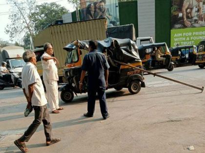 mother and daughter killed after heavy iron rod from under-construction building falls on autorickshaw in Mumbai | धक्कादायक! इमारतीच्या चौथ्या मजल्यावरून रिक्षावर पडला लोखंडी रॉड, माय-लेकीचा मृत्यू