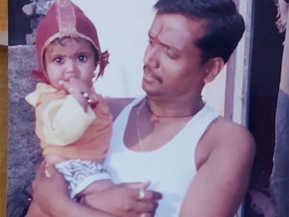 sairat fame marathi actress rinku rajguru childhood photo viral | वडिलांच्या कडेवर बसलेल्या 'या' चिमुकलीने लावलं महाराष्ट्राला 'याड'; तुम्ही ओळखलं का तिला?
