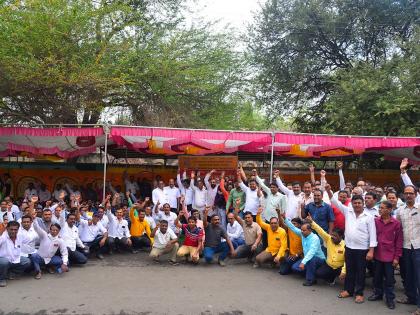 36 thousand employees on strike in Jalgaon! | जळगावमध्ये ३६ हजारांवर कर्मचारी संपावर!