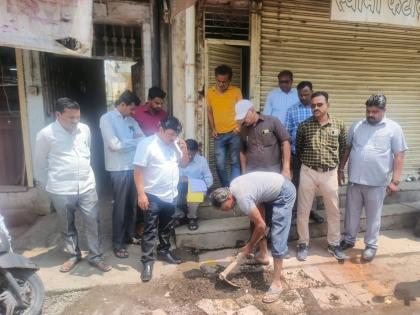 latur municipality's action against property tax evaders; The faucet connection of both was broken | मालमत्ता कर भरण्यास टाळाटाळ करणाऱ्यांना दणका; दोघांचे नळ कनेक्शन तोडले