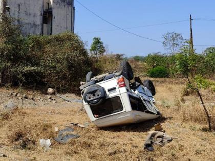 Speeding jeep bursts tires, Sinner's three devotees who went to Tulajapur dies in Dharashiv | भाविकांवर काळाचा घाला; भरधाव जीपचे टायर फुटले, सिन्नरच्या तिघांचा धाराशिवमध्ये मृत्यू