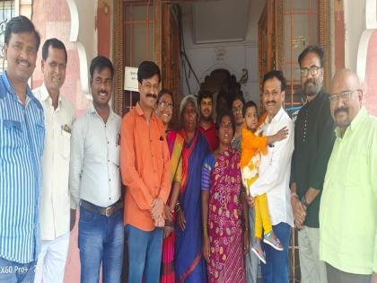 Child found at Parli railway station taken care of in Shantivan; After two and a half years, she meet her mother! | रेल्वे स्थानकावर सापडलेल्या चिमुकलीचा शांतिवनात सांभाळ; अडीच वर्षानंतर मुलीला भेटली माय !