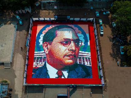 Image of Babasaheb Ambedkar made from 18 thousand Notebooks; Recorded in World Record of India | १८ हजार वह्यांतून साकारली बाबासाहेब आंबेडकरांची प्रतिमा; वर्ल्ड रेकॉर्ड ऑफ इंडियामध्ये नोंद