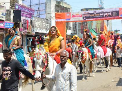 Chhatrapati Shivarai Kesari wrestling tournament procession with horses, elephants and drums, tasha, trumpets, halgi | घोडे, हत्तीसह ढोल, ताशा, तुतारी, हलगीच्या निनादात छत्रपती शिवराय केसरी कुस्ती स्पर्धेची शोभायात्रा