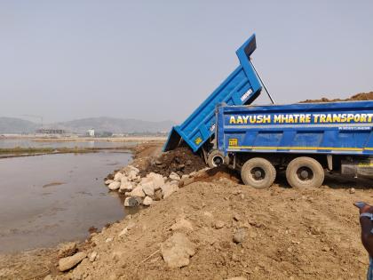 Filling of two more wetlands of Uran: Environmentalists complain to Chief Minister | उरणच्या आणखी दोन पाणथळ क्षेत्रांवर भराव : पर्यावरणवाद्यांची मुख्यमंत्र्यांकडे तक्रार  