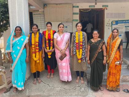 success of of farmers daughter ! Three girls from the same village selected in police, tears of joy in the eyes of parents | कृषीकन्यांची भरारी! एकाच गावच्या तिघी झाल्या पोलीस, पालकांच्या डोळ्यात आनंदाश्रू