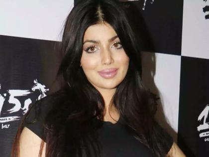 Bollywood actress Ayesha Takia looks unrecognizable due to swollen lips and altered face after surgery