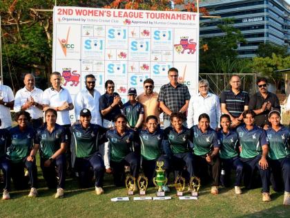 Team Green won the second women's league cricket tournament organized by Victory Cricket Club | व्हिक्टरी क्रिकेट क्लब आयोजित द्वितीय महिला लिग क्रिकेट स्पर्धेत टीम ग्रीन अंतिम विजयी