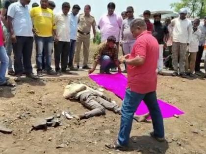 As the father did not give money, the son crushed father under the tractor in miraj | धक्कादायक! वडील पैसे देत नसल्याने मुलाने वृद्ध पित्यास ट्रॅक्टरखाली चिरडून मारले