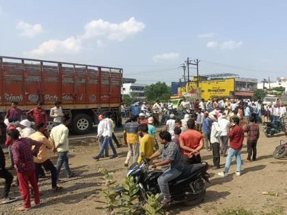 A speeding truck blew up the bike; A 13-year-old boy died on the spot, one seriously injured | भरधाव ट्रकने दुचाकीला उडवले; १३ वर्षीय मुलाचा जागीच मृत्यू, एक गंभीर जखमी