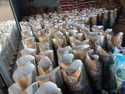 Bogus seeds in bags of reputed companies; Agriculture department raided warehouse in Jalna | नामांकित कंपन्यांच्या पिशव्यात बोगस बियाणे; जालन्यात कृषी विभागाची गोदामावर धाड