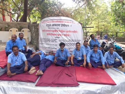 Indefinite hunger strike of water servants of MJP, employees of Bhokarpada water treatment plant | एमजेपीचे जलसेवकांचे बेमुदत उपोषण, भोकरपाडा जलशुद्धीकरण केंद्रातील कर्मचारी  