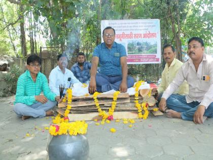 656 villages have no cemetery; A self-made saran in front of the Beed Collector's office | ६५६ गावात स्मशानभूमीच नाही; बीड जिल्हाधिकारी कार्यालयासमोर स्वत:चेच रचले सरण