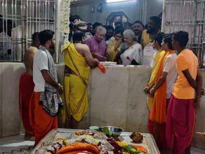 'People's faith should be respected'; Prakash Ambekar's visit to Bhadra Maruti Mandir after Aurangzeb's tomb | औरंगजेबाच्या कबरीनंतर प्रकाश आंबेडकरांची भद्रा मारूती मंदीरास भेट