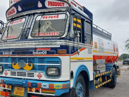 Manmad fuel transporters strike; Fuel transport stopped in many districts | मनमाडला इंधन वाहतूकदारांचा संप; अनेक जिल्ह्यातील इंधन वाहतूक ठप्प 