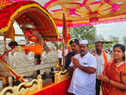 Rana of Shegaon to Mangalvedha city; Palkhi is welcomed with enthusiasm in Brahmapuri | शेगावचा राणा मंगळवेढा नगरीकडे; ब्रह्मपुरीत पालखीचे उत्साहात स्वागत