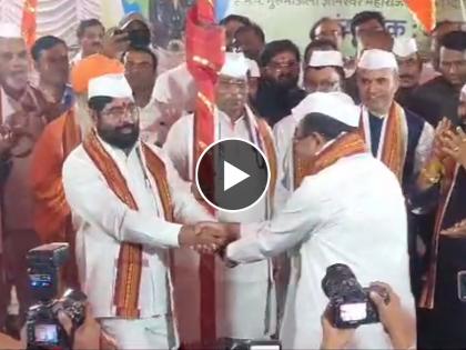 Saheb please...The warkari requested CM Eknath Shinde to play fugdi in Pandharpur | Video: साहेब प्लिज...! वारकऱ्यांनी आग्रह केला अन् एकनाथ शिंदेंची विखे-पाटलांसोबत फुगडी