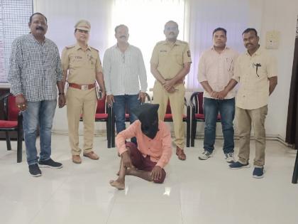 Accused hid in a sugarcane field; Police laid a trap and caught him | ऊसाच्या शेतात आरोपी लपून बसला; पोलिसांनी सापळा लावून अलगद पकडला