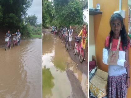 Savitri's daughter's deadly workout for school; One has to travel through knee-deep water every day | सावित्रींच्या लेकींची शाळेसाठी जीवघेणी कसरत; गुढघाभर पाण्यातून रोजच करावं लागतो प्रवास