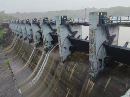 Ambernath's barvi dam will fill at any moment, the gates will open automatically; Vigilance warning for villages under the dam | अंबरनाथचे बारवी धरण कोणत्याही क्षणी भरणार, दरवाजे आपोआप उघडणार; धरणाखालील गावांना सतर्कतेचा इशारा