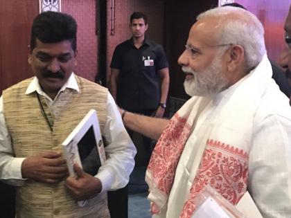 bollywood-art-director-nitin-desai and pm narendra modi news | नरेंद्र मोदींनी दिला होता नितीन देसाईंना शब्द; "500 एकर जमीन देतो, गुजरातला ये अन्..."