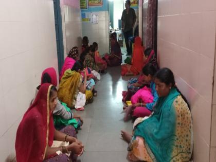 Vaccination delayed by two hours due to lack of planning; Inconvenience of mother, child | नियोजनअभावी लसीकरण दोन तास लांबले; माता, बालकांची गैरसोय