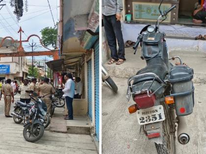 By the time the shutters of the shop were opened, the thieves runs off with jewelery worth 60 lakhs from the bike dikki | दुकानाचे शटर उघडेपर्यंत चोरट्यांनी डिक्कीतील ६० लाखांचे दागिने पळवले