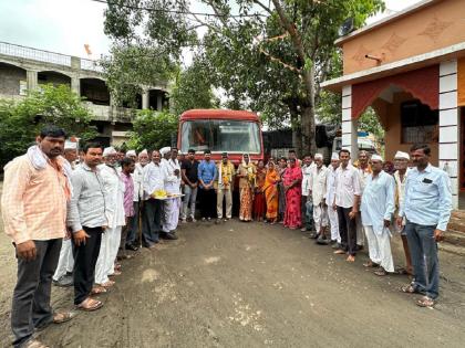 Lalpari landed in Lakhmapur after thirty years; Bus driver, carrier felicitated by villagers | तीस वर्षांनंतर लखमापूरात अवतरली लालपरी; चालक, वाहकाचा ग्रामस्थांनी केला सत्कार