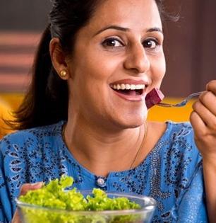 पावसाळ्यात प्रतिकारशक्ती वाढावी म्हणून नियमित खा ५ गोष्टी, आजारपणं राहतील लांब