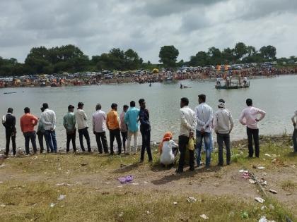 A devotee drowned in Sindaphana river bed at Purushottampuri | पुरुषोत्तमपुरी येथील गोदावरी नदी पात्रात भाविक बुडाला