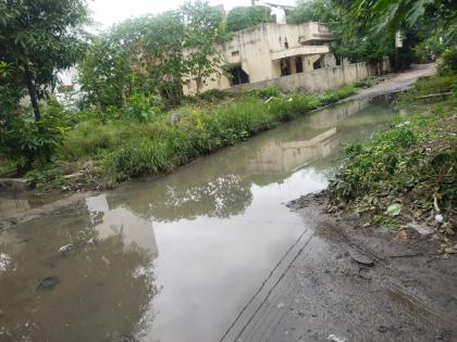 Old drainage line in Yashodhara Colony causing foul smelling water | यशोधरा कॉलनीत जुन्याच ड्रेनेज लाइनमुळे जलवाहिनीला दुर्गंधीयुक्त पाणी; बदलण्यास मुहूर्त कधी?