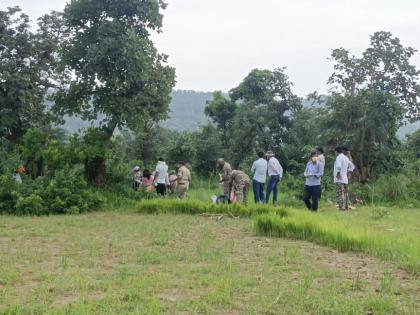 Gambling den raided at Mallewadi, Solapur; cash worth Rs 97,620 seized | मल्लेवाडी येथे जुगार अड्ड्यावर छापा, ९७ हजार ६२० रुपयांचा मुद्देमाल जप्त 