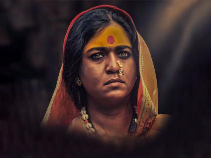 A veil on the head, a big kunku on the forehead and a nostril in the nose, a necklace of kavada on the neck; The look of the actress in 'Subhedar' came out | डोक्यावर पदर, कपाळावर मोठं कुंकू अन् नाकात नथ, गळ्यात कवड्याची माळ; 'सुभेदार'मधला अभिनेत्रीचा लूक आला समोर