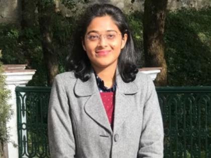 IAS Surabhi Gautam small village girl mp become upsc topper left tcs job for preparation | छोट्या गावातली मुलगी बनली IAS टॉपर; सरकारी शाळेत शिकली, इंग्रजीवरून लोकांनी केलेली थट्टा