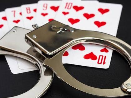 Police raided five gambling dens after receiving messages on WhatsApp; 25 people shackled | पोलिसांना व्हॉट्सॲपवर मॅसेजेस येताच जुगाराच्या पाच अड्ड्यांवर धाडी; 25 जणांना बेड्या